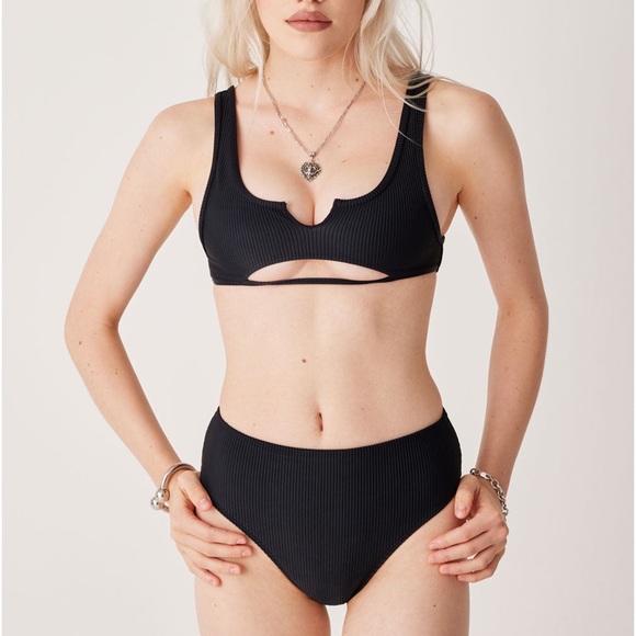Frankie’s Bikinis black ribbed bikini set Cole Top and Sara thong bottom - Picture 1 of 5